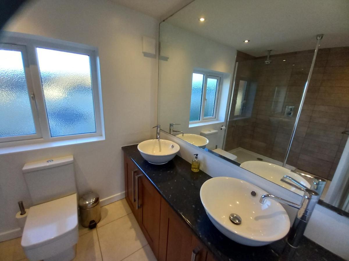 Grange Croft Vila Ben Rhydding Exterior foto