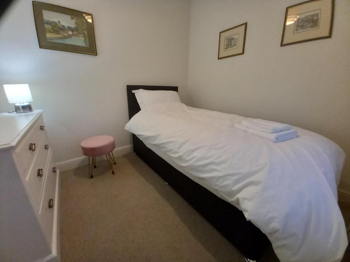 Grange Croft Vila Ben Rhydding Exterior foto