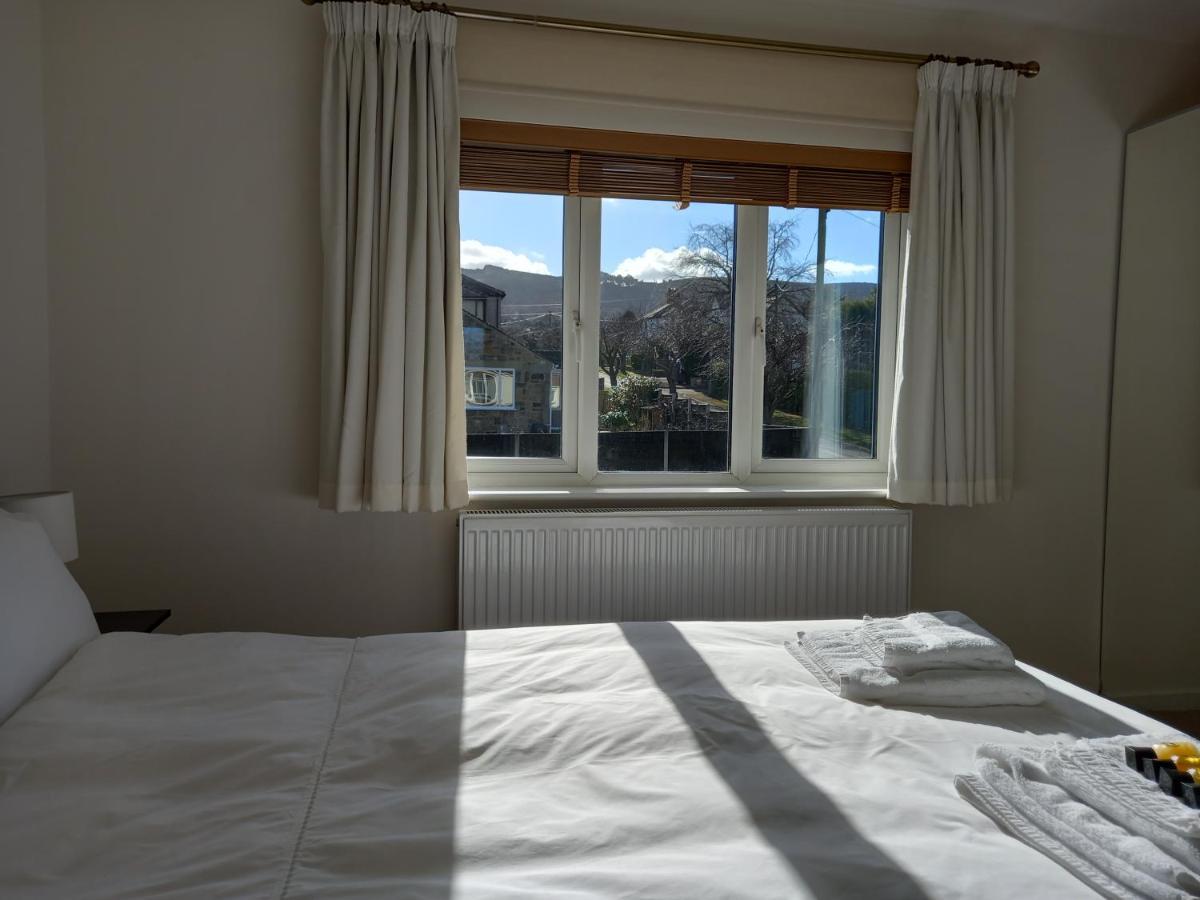 Grange Croft Vila Ben Rhydding Exterior foto